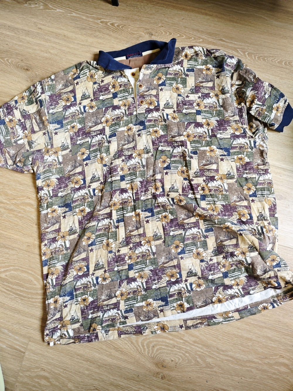 Vintage Men's Short-Sleeve Polo Shirt with printed Chargeurs Réunis logo